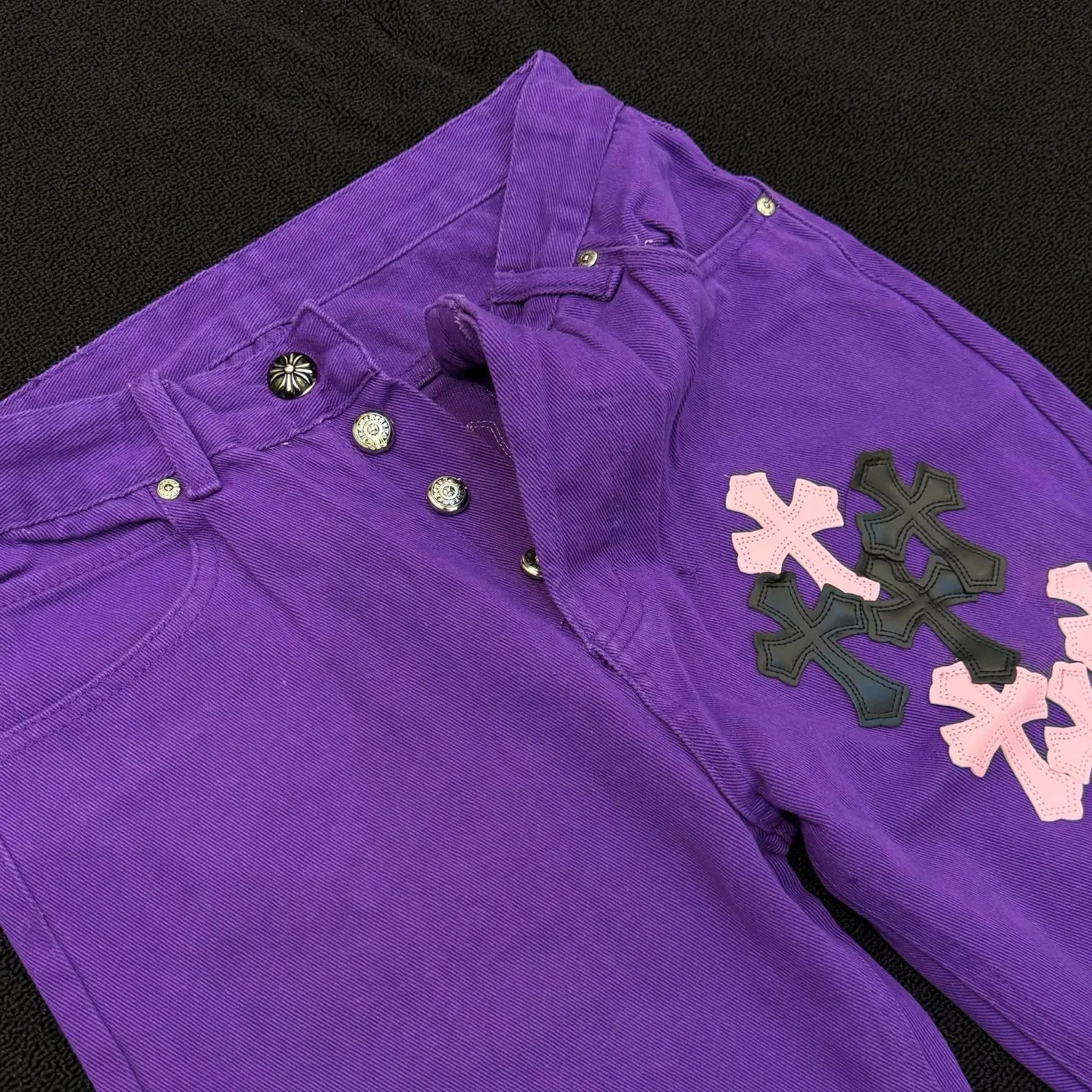 P260 Style number: D377 Croxin & 𝐂𝐡𝐫𝐨𝐦𝐞 𝐇𝐞𝐚𝐫𝐭 ss25 purple pants and leather limited edition leather jeans SIZE #28 30 32 34 (smlxl)